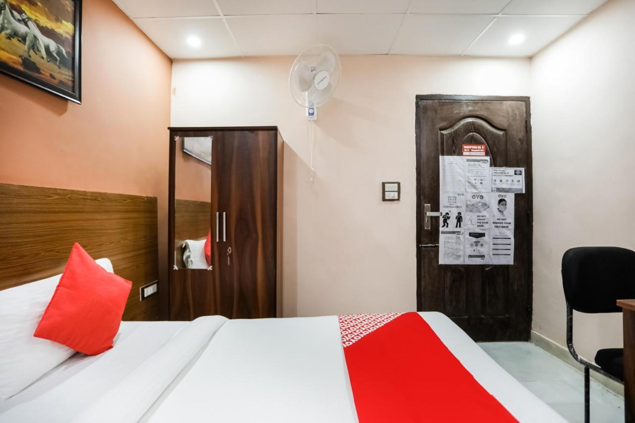 Oyo 72993 Hotel The Gold Фаридабад Экстерьер фото